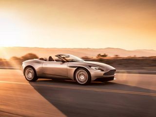 Aston Martin DB11 Volante mostra que beleza não tem teto