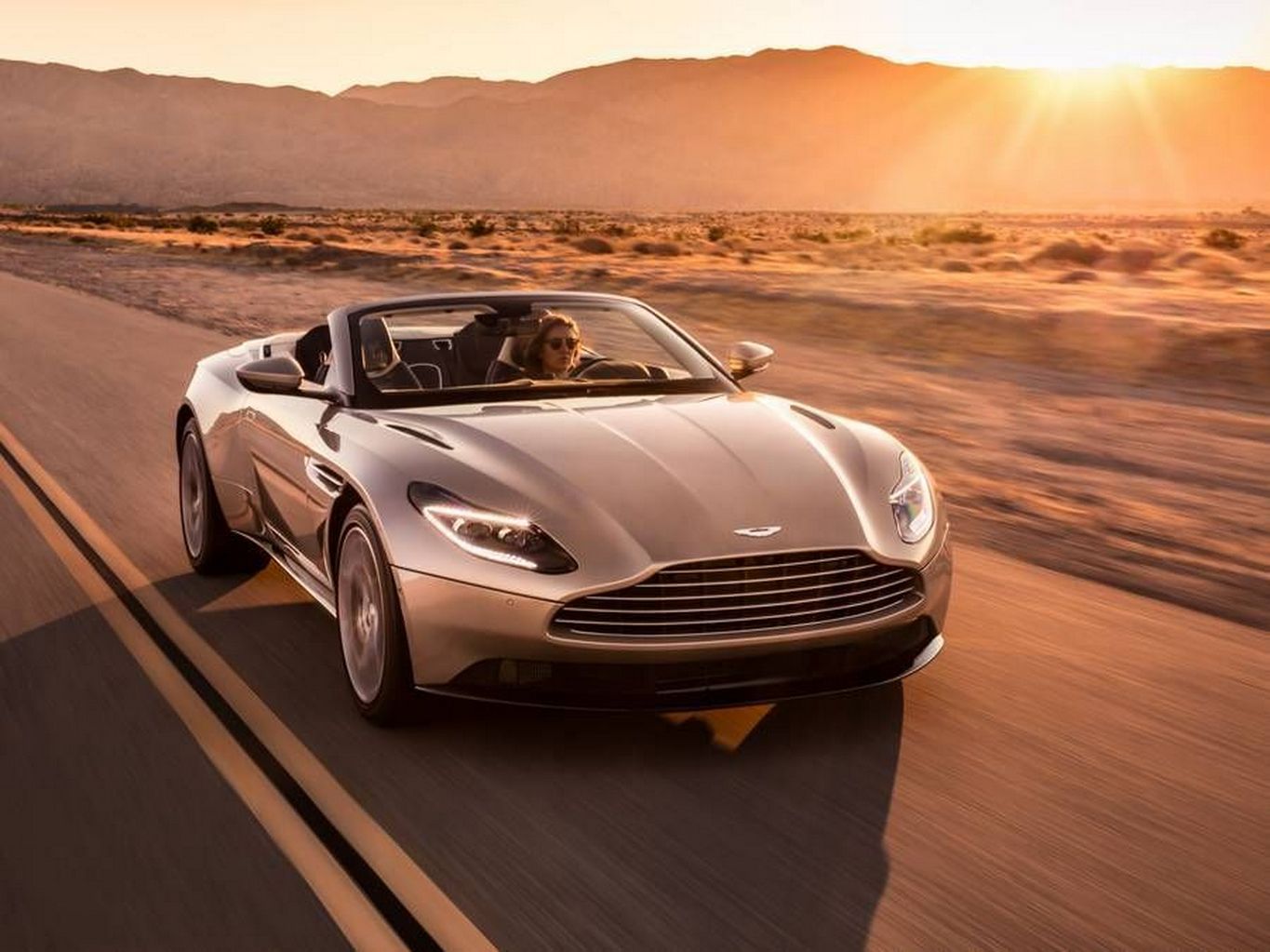 aston martin db11 volante mostra que beleza não tem teto | kbb.br