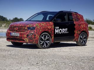 VW T-Cross passa por seu primeiro test-drive e revela mais detalhes