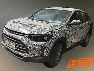 Futuro Chevrolet Tracker aparece em testes na China depois do Prisma