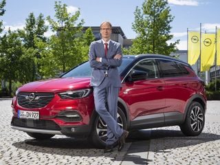 Sob a PSA, Opel poderá "voltar" a vender carros no Brasil