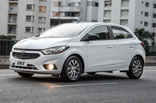 Chevrolet atualiza visual do Onix Joy