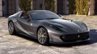 Ferrari apresenta F8 Spider e 812 GTS