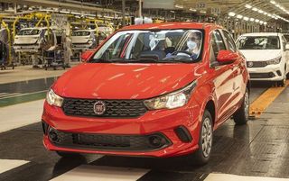 Fiat e Jeep retomam produção no Brasil