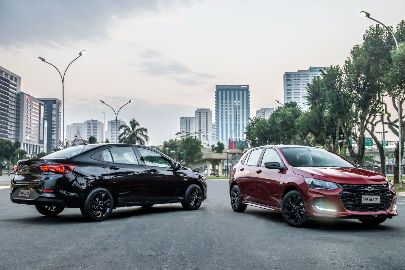 Chevrolet reajusta preços de Onix, Onix Plus e Tracker