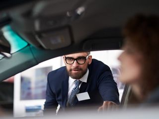 Sabe por que o final do ano é a melhor época para comprar um carro novo?