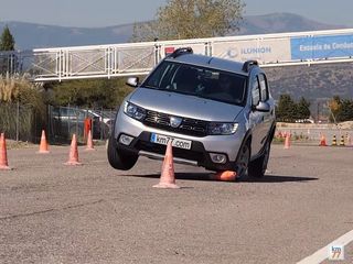Sandero Stepway vai mal em teste do alce na Europa