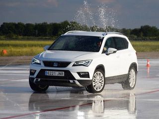 O que é e como evitar o "aquaplaning", a aquaplanagem