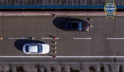 As autoridades apreenderam 1,6 milhão de peças falsificadas da Mercedes no ano passado