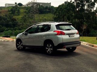 KBB no Youtube - Peugeot 2008 está mais para uma perua do que um SUV