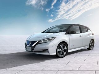 Nissan apresenta a segunda geração do Leaf em Yokohama