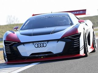 Audi e-tron Vision Gran Turismo sai do videogame e vai para as pistas