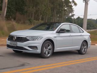 Avaliação KBB™ - Volkswagen Jetta R-Line 250 TSI