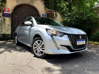 Avaliação KBB™ - Peugeot 208 não é manco, bebe pouco, mas é caro