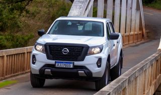 Nissan Frontier S é simples, mas bem equipada para o trabalho