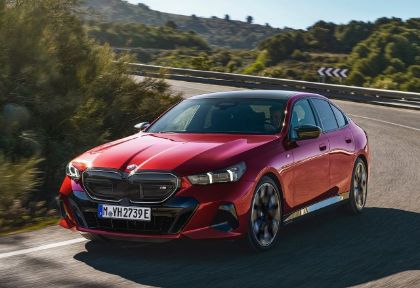 BMW i5 M60 - e la nave va